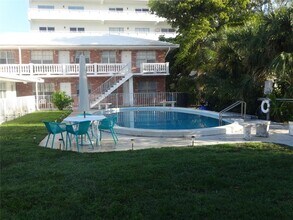 3217 NE 11th St, Unit 7 in Pompano Beach, FL - Building Photo - Building Photo
