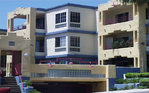 Mission Hillside Condominiums in San Diego, CA - Building Photo - Building Photo