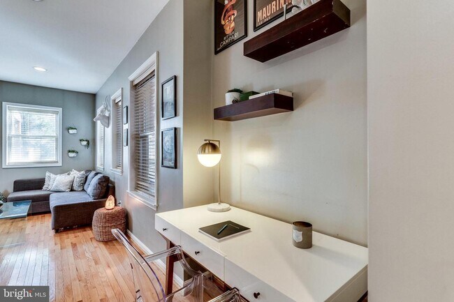 610 Irving St NW-Unit -104 in Washington, DC - Building Photo - Building Photo