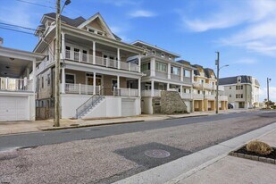 123 S Berkley Square in Atlantic City, NJ - Building Photo