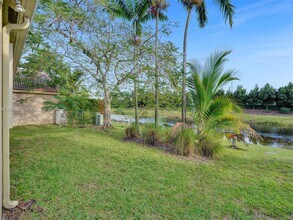488 Conservation Dr in Weston, FL - Building Photo - Building Photo