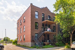 1822-1832 Préfontaine Rue in Montréal, QC - Building Photo