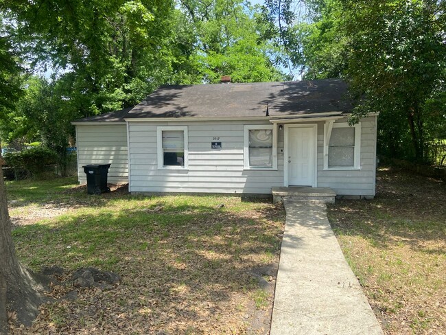 property at 2317 N Andrews Cir