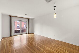 1001 Clinton St in Hoboken, NJ - Building Photo - Building Photo