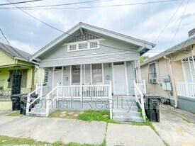648 S Rendon St in New Orleans, LA - Building Photo