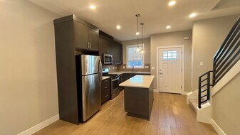 T0512 in Portland, OR - Building Photo