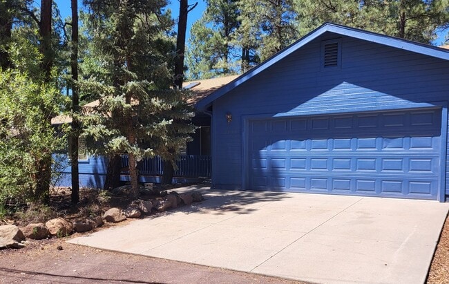 2709 Chaco Trail in Flagstaff, AZ - Building Photo - Building Photo