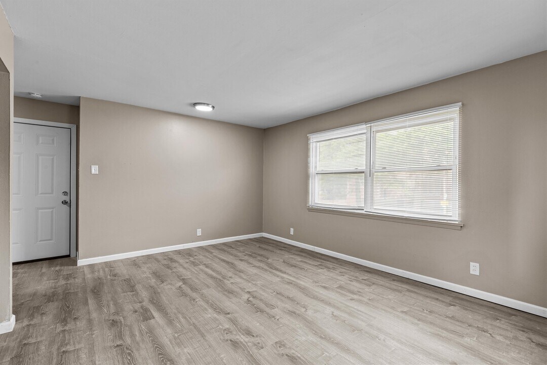 4321 Morgan Ford Rd, Unit 7 in St. Louis, MO - Building Photo