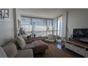 1420-1420 W Georgia St in Vancouver, BC - Building Photo - Building Photo