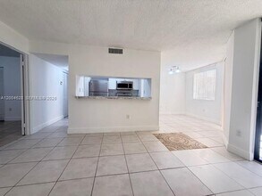 8215 SW 152nd Ave in Miami, FL - Building Photo - Building Photo