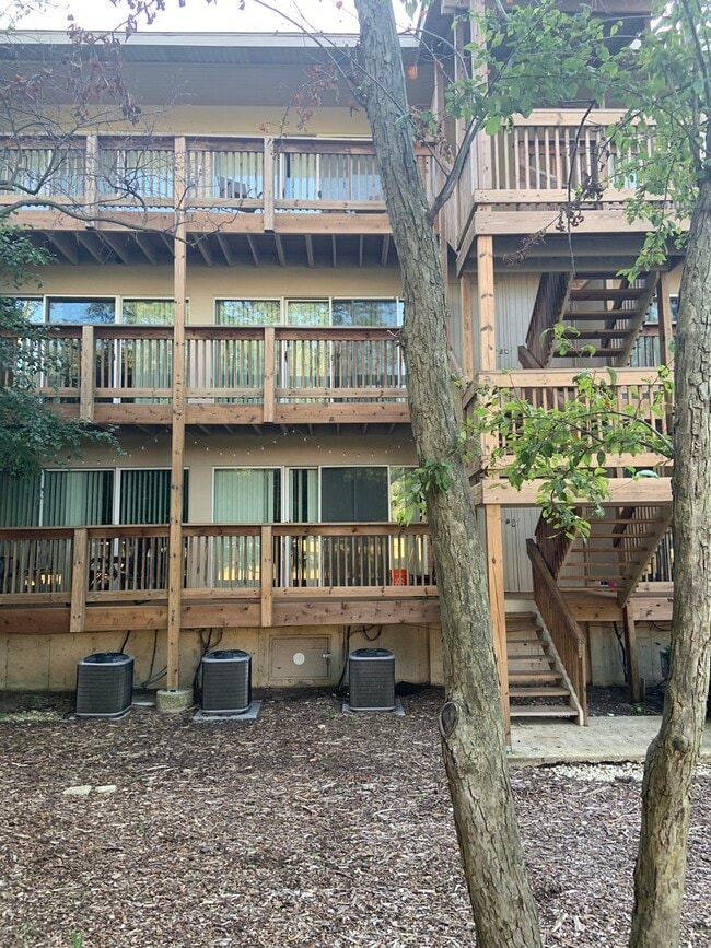 property at 5852 Forest View Rd