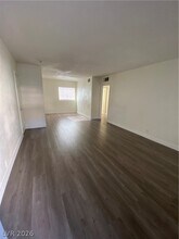 1711 Santa Paula Dr in Las Vegas, NV - Foto de edificio - Building Photo