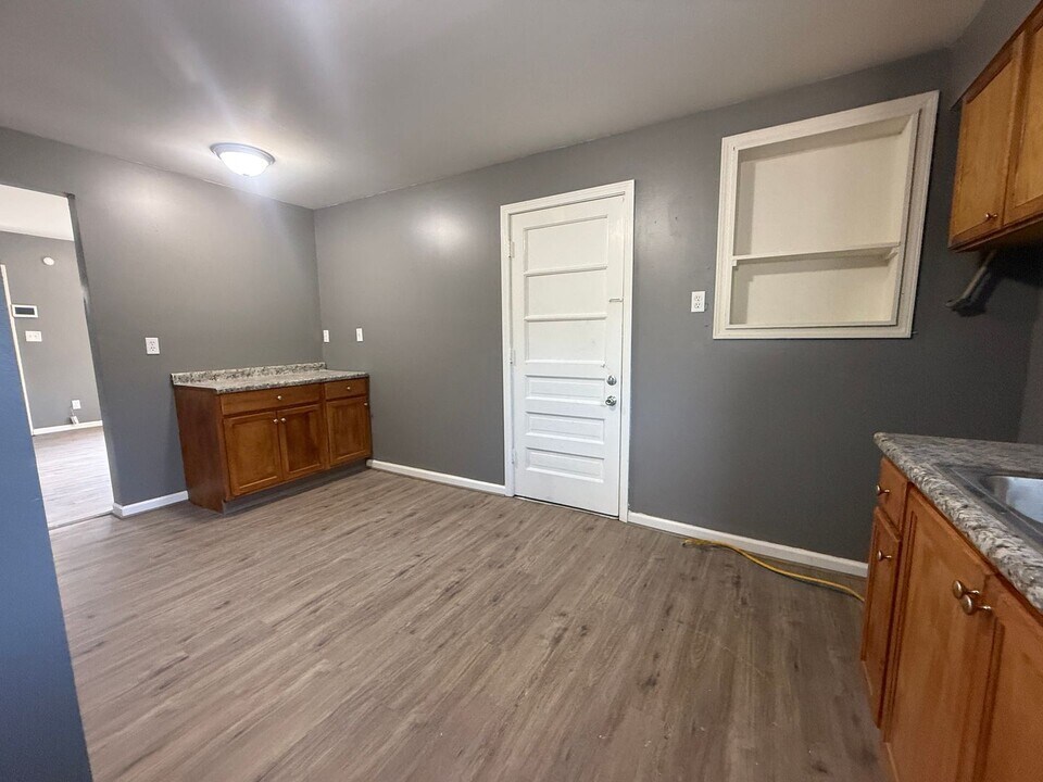 223 La Motte Ln in Ferguson, MO - Building Photo