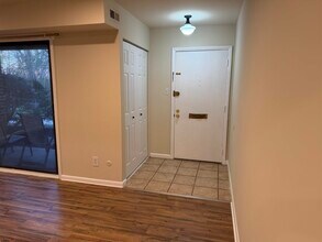 104 Vail Ct in Hamilton, NJ - Building Photo - Building Photo