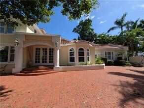 2878 Valencia Way in Ft. Myers, FL - Building Photo - Building Photo