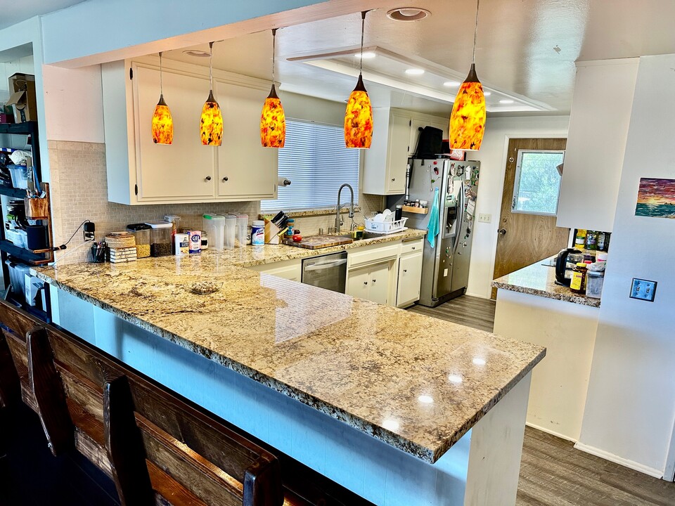 31324 Club Vista Ln in Bonsall, CA - Building Photo