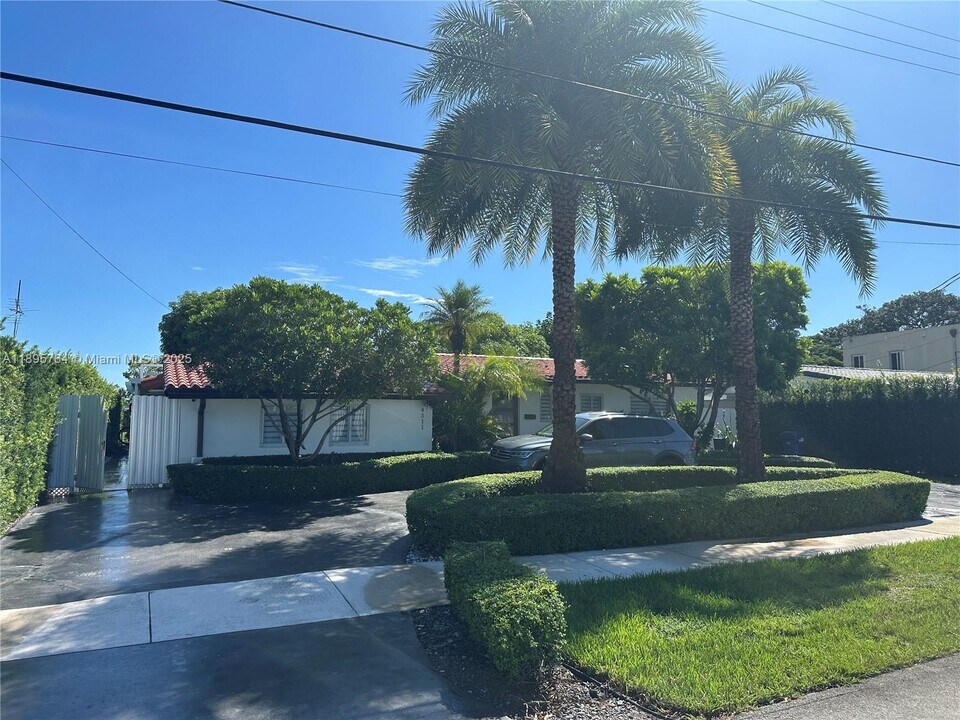 4311 SW 104th Ct in Miami, FL - Building Photo