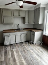 21 E Fairmount Ave in Pontiac, MI - Building Photo - Building Photo