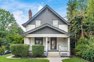 2339 Summit St in Columbus, OH - Building Photo - Building Photo