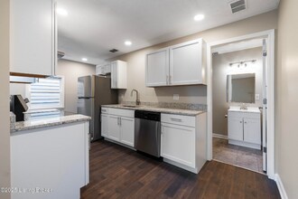 1016 Payne St in Louisville, KY - Foto de edificio - Building Photo