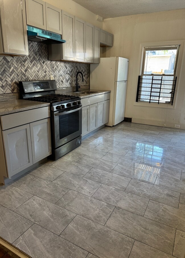 property at 716 N Milton Ave