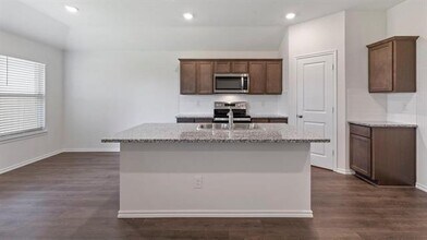 2404 Montgomery St in Sherman, TX - Building Photo - Building Photo
