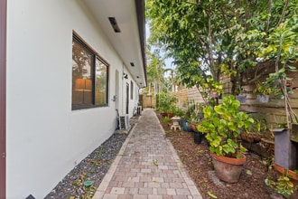 3371 SW 22nd St in Fort Lauderdale, FL - Building Photo - Building Photo