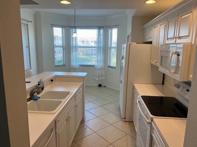 property at 8570 Kingbird Loop