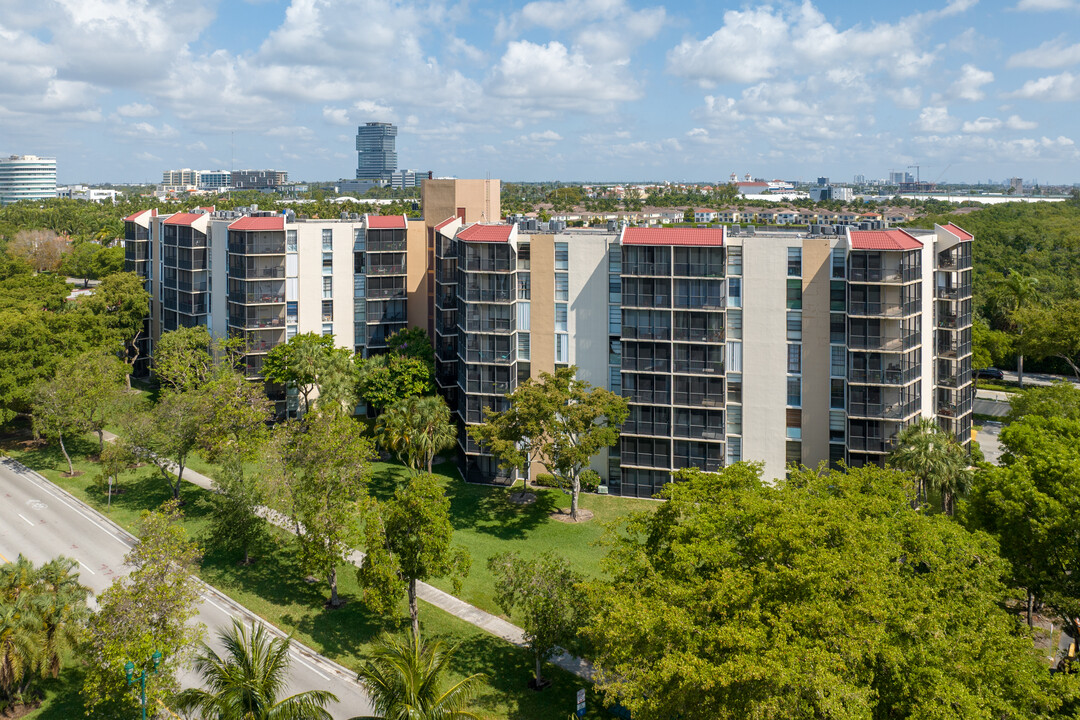 Bravura Condominiums in Aventura, FL - Building Photo