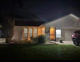 1412 SE 11th Pl in Cape Coral, FL - Foto de edificio - Building Photo