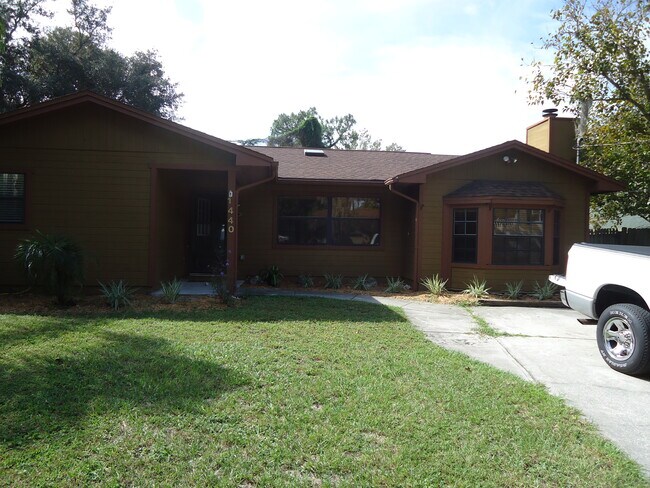1440 Vista Pl in Tarpon Springs, FL - Building Photo - Building Photo