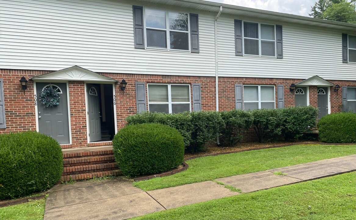 506 Deer Lick Pl in Paducah, KY - Building Photo