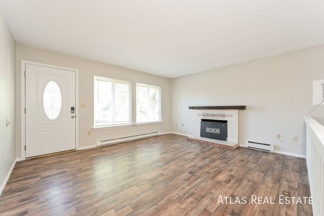 3828 S Ouray Way in Aurora, CO - Building Photo - Building Photo