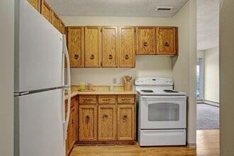 Madison Park in Regina, SK - Building Photo - Building Photo