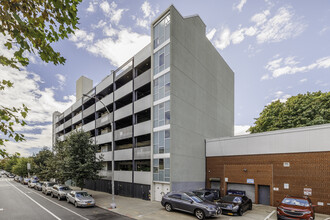 Hello Sterling in Brooklyn, NY - Foto de edificio - Building Photo