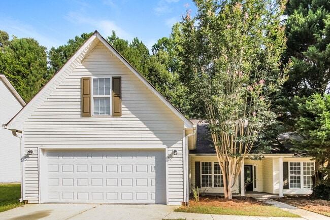 property at 2611 Fort Apachee Ct