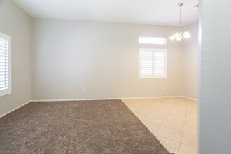 2113 Annbriar Ave in North Las Vegas, NV - Foto de edificio - Building Photo