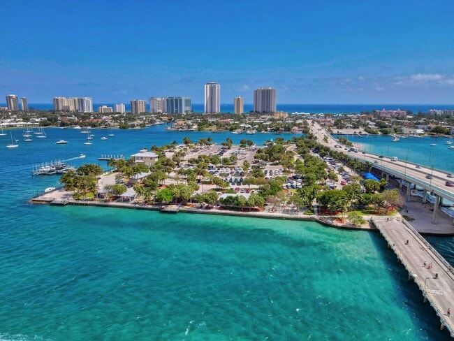 property at 2640 Lake Shore Dr