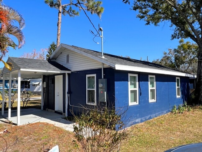 8215 Stoner Rd in Riverview, FL - Building Photo - Building Photo
