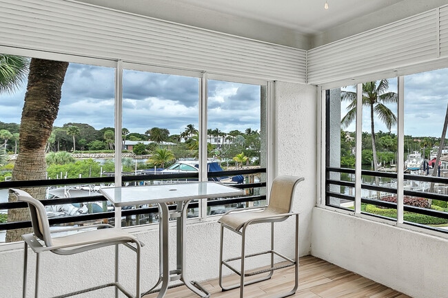 property at 827 Oak Harbour Dr