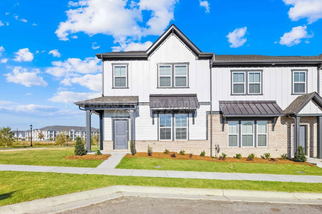 5864 Coulee Ln in Charlotte, NC - Building Photo