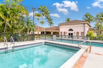 18626 NW 68th Ave in Hialeah, FL - Building Photo - Building Photo