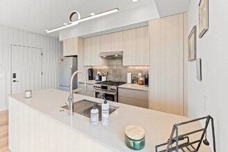 191 Condor St, Unit 9 in Boston, MA - Foto de edificio - Building Photo