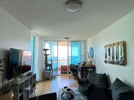 480 NE 30th St, Unit 2102 in Miami, FL - Building Photo