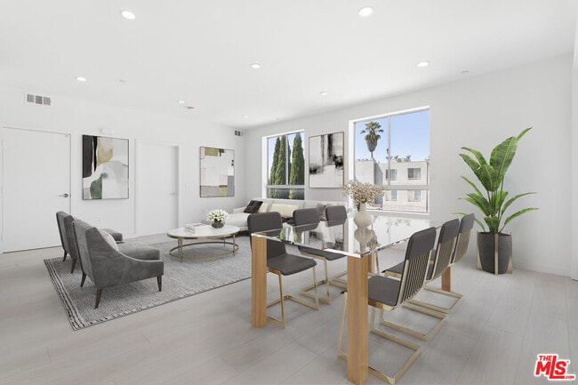 11727 Kiowa Ave in Los Angeles, CA - Building Photo - Building Photo