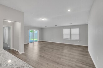 8138 Lumber Wy in Jacksonville, FL - Building Photo - Building Photo