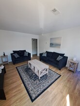 337 Woodview Ave, Unit A in Norfolk, VA - Foto de edificio - Building Photo