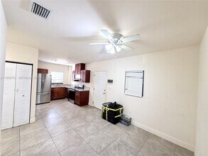 1830 NW 1st St in Miami, FL - Building Photo - Building Photo