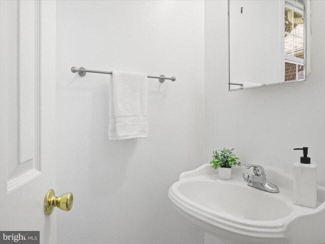 7732 Little River Turnpike in Annandale, VA - Building Photo - Building Photo
