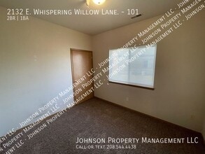 2132 E Whispering Willow Ln in Nampa, ID - Building Photo - Building Photo